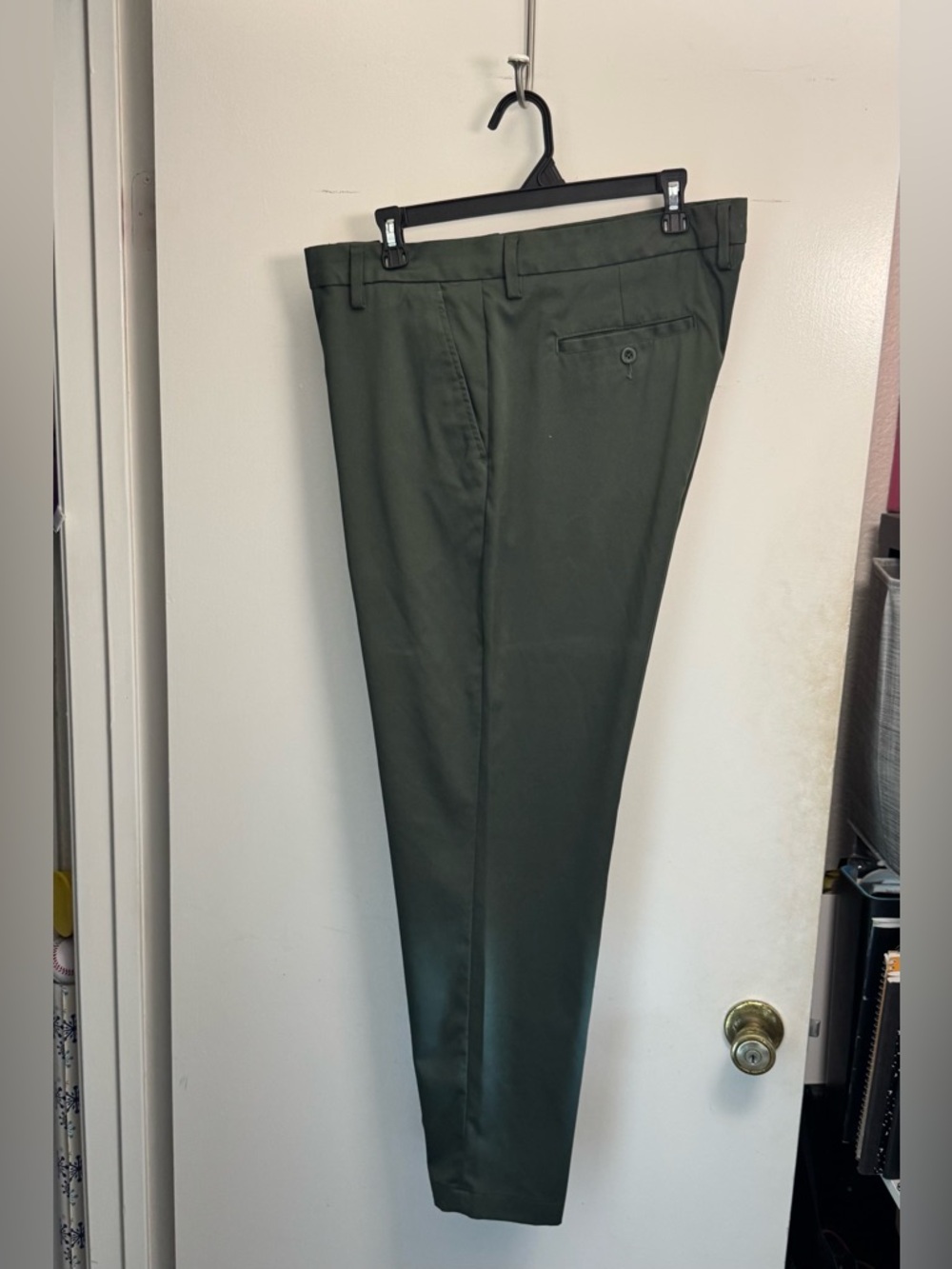 Amazon Essentials Men's Dress Pants in Olive Green